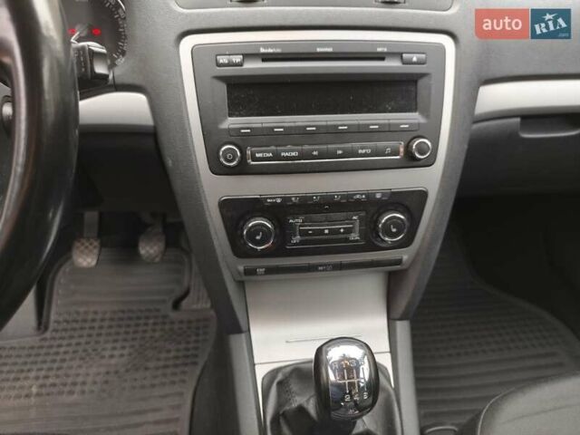 Червоний Шкода Октавія, об'ємом двигуна 1.39 л та пробігом 246 тис. км за 7300 $, фото 11 на Automoto.ua