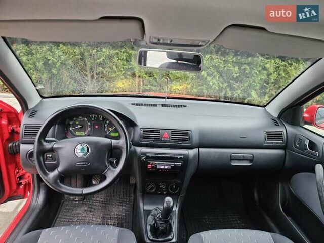 Красный Шкода Октавия, объемом двигателя 1.6 л и пробегом 227 тыс. км за 4999 $, фото 7 на Automoto.ua