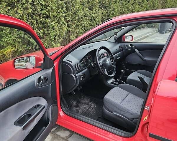 Красный Шкода Октавия, объемом двигателя 1.6 л и пробегом 227 тыс. км за 4999 $, фото 6 на Automoto.ua