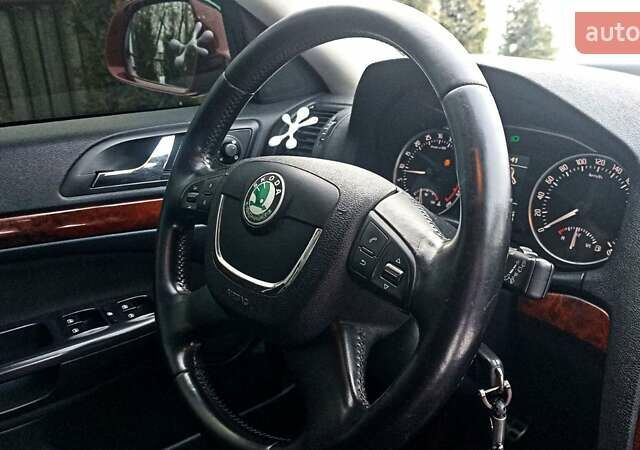 Красный Шкода Октавия, объемом двигателя 2 л и пробегом 243 тыс. км за 8400 $, фото 8 на Automoto.ua