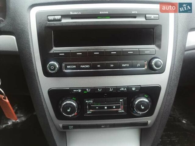 Красный Шкода Октавия, объемом двигателя 1.39 л и пробегом 279 тыс. км за 5390 $, фото 23 на Automoto.ua