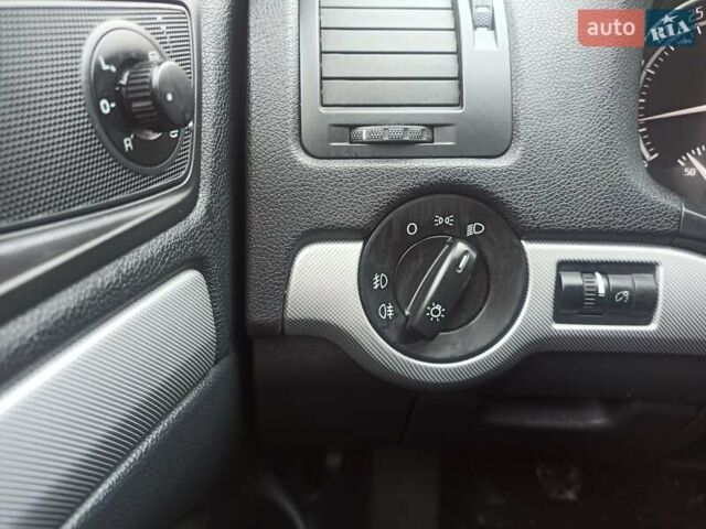 Красный Шкода Октавия, объемом двигателя 1.39 л и пробегом 279 тыс. км за 5390 $, фото 24 на Automoto.ua