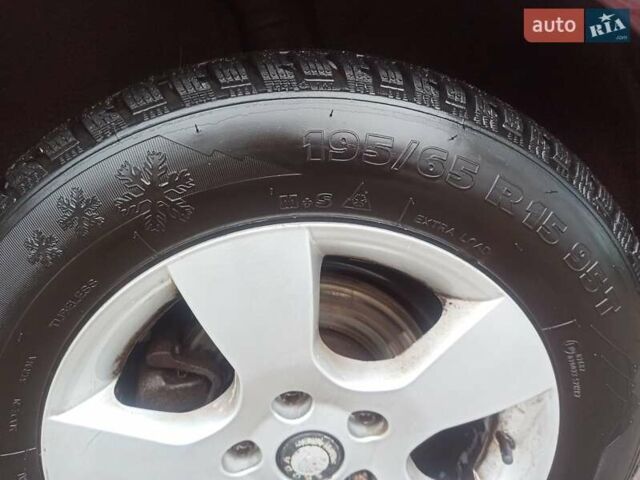 Красный Шкода Октавия, объемом двигателя 1.39 л и пробегом 279 тыс. км за 5390 $, фото 19 на Automoto.ua