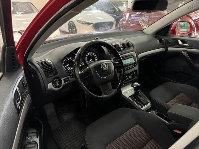 Красный Шкода Октавия, объемом двигателя 1.4 л и пробегом 230 тыс. км за 7900 $, фото 9 на Automoto.ua