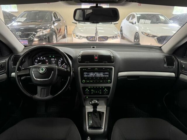 Красный Шкода Октавия, объемом двигателя 1.4 л и пробегом 230 тыс. км за 7900 $, фото 11 на Automoto.ua