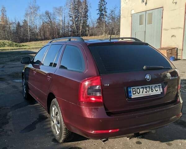 Красный Шкода Октавия, объемом двигателя 1.6 л и пробегом 280 тыс. км за 7600 $, фото 6 на Automoto.ua
