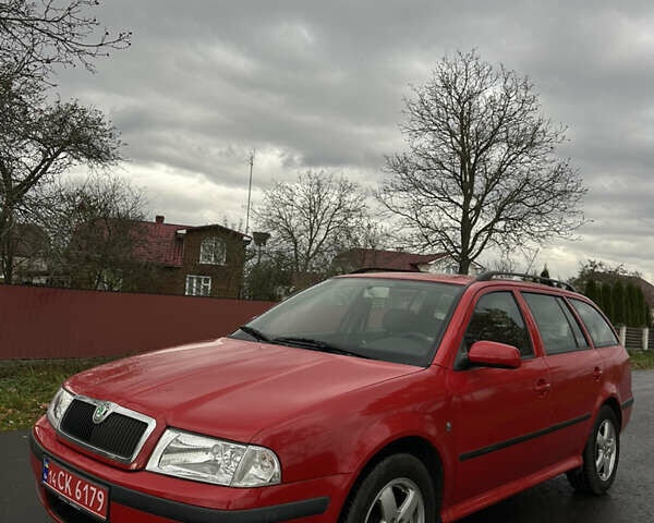 Шкода Октавия 2009 в Рожнятове на Automoto.ua Красный Шкода Октавия, объемом двигателя 1.6 л и пробегом 216 тыс. км за 5299 $, фото 1 на Automoto.ua