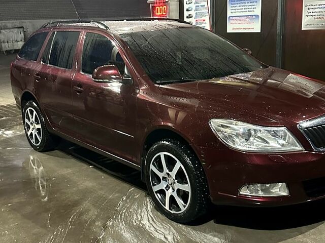 Красный Шкода Октавия, объемом двигателя 2 л и пробегом 259 тыс. км за 9700 $, фото 2 на Automoto.ua