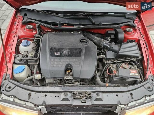 Красный Шкода Октавия, объемом двигателя 1.6 л и пробегом 227 тыс. км за 4999 $, фото 5 на Automoto.ua