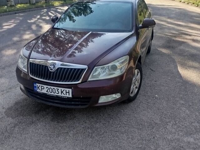 Красный Шкода Октавия, объемом двигателя 1.8 л и пробегом 374 тыс. км за 6100 $, фото 1 на Automoto.ua