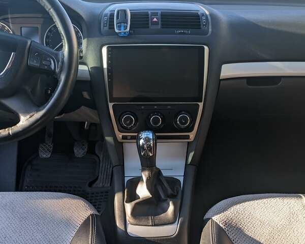 Красный Шкода Октавия, объемом двигателя 1.6 л и пробегом 280 тыс. км за 7600 $, фото 14 на Automoto.ua