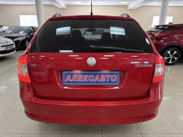 Красный Шкода Октавия, объемом двигателя 1.4 л и пробегом 230 тыс. км за 7900 $, фото 4 на Automoto.ua