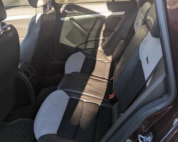 Красный Шкода Октавия, объемом двигателя 1.6 л и пробегом 280 тыс. км за 7600 $, фото 10 на Automoto.ua