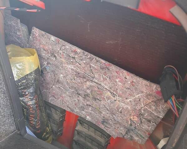 Красный Шкода Октавия, объемом двигателя 1.6 л и пробегом 202 тыс. км за 6900 $, фото 64 на Automoto.ua