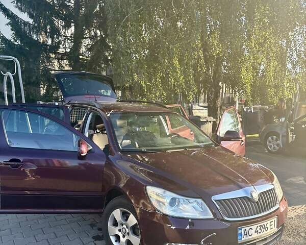 Красный Шкода Октавия, объемом двигателя 1.39 л и пробегом 278 тыс. км за 6500 $, фото 4 на Automoto.ua