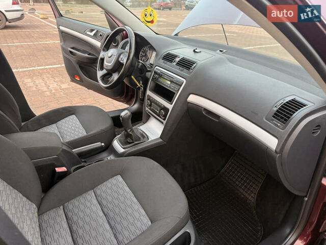 Червоний Шкода Октавія, об'ємом двигуна 2 л та пробігом 226 тис. км за 7700 $, фото 31 на Automoto.ua