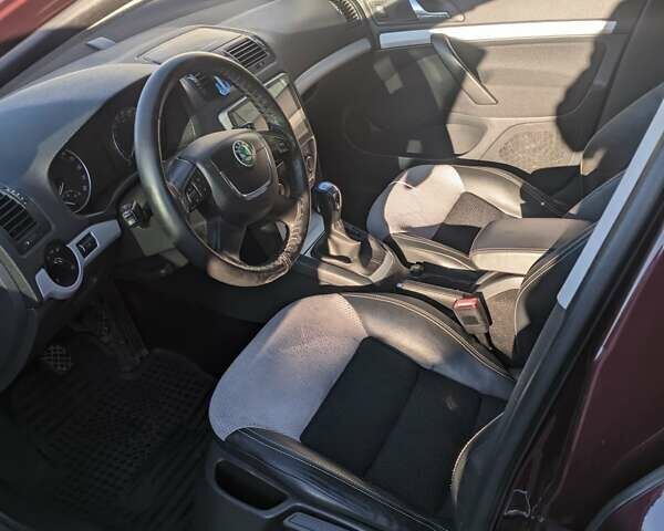 Красный Шкода Октавия, объемом двигателя 1.6 л и пробегом 280 тыс. км за 7600 $, фото 9 на Automoto.ua