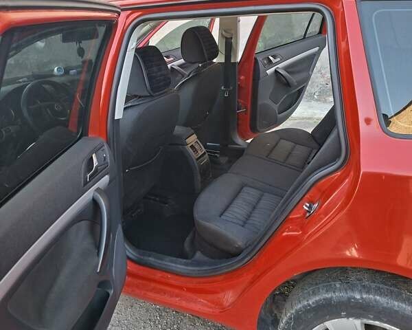 Красный Шкода Октавия, объемом двигателя 1.97 л и пробегом 295 тыс. км за 8200 $, фото 2 на Automoto.ua