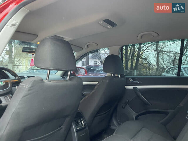 Красный Шкода Октавия, объемом двигателя 1.6 л и пробегом 363 тыс. км за 6300 $, фото 13 на Automoto.ua