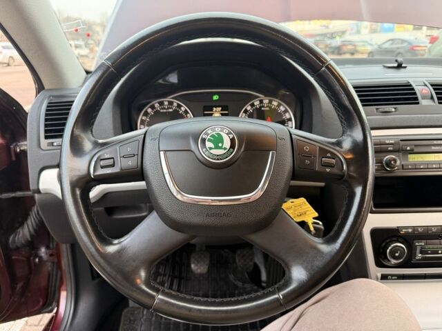 Червоний Шкода Октавія, об'ємом двигуна 2 л та пробігом 226 тис. км за 7700 $, фото 16 на Automoto.ua