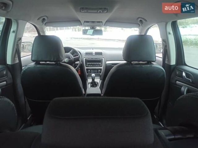 Красный Шкода Октавия, объемом двигателя 1.39 л и пробегом 279 тыс. км за 5390 $, фото 14 на Automoto.ua