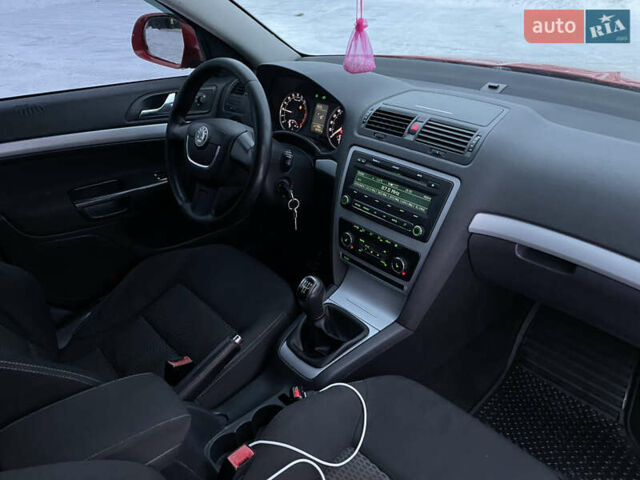 Красный Шкода Октавия, объемом двигателя 1.6 л и пробегом 330 тыс. км за 6300 $, фото 30 на Automoto.ua