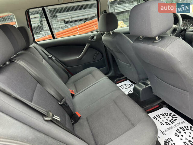 Шкода Октавия 2009 в Рожнятове на Automoto.ua Красный Шкода Октавия, объемом двигателя 1.6 л и пробегом 216 тыс. км за 5299 $, фото 12 на Automoto.ua