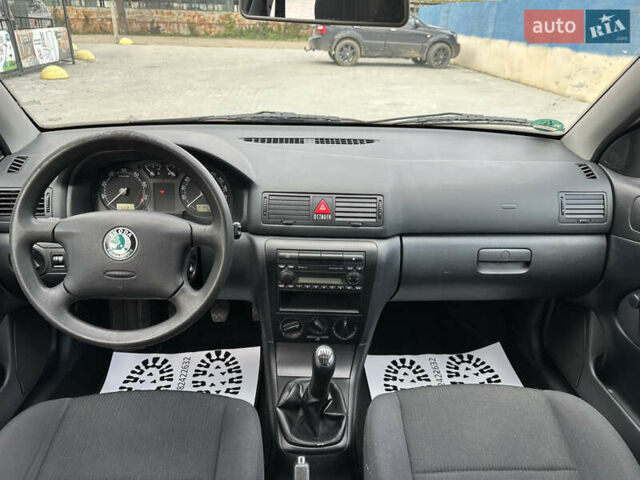 Шкода Октавия 2009 в Рожнятове на Automoto.ua Красный Шкода Октавия, объемом двигателя 1.6 л и пробегом 216 тыс. км за 5299 $, фото 17 на Automoto.ua