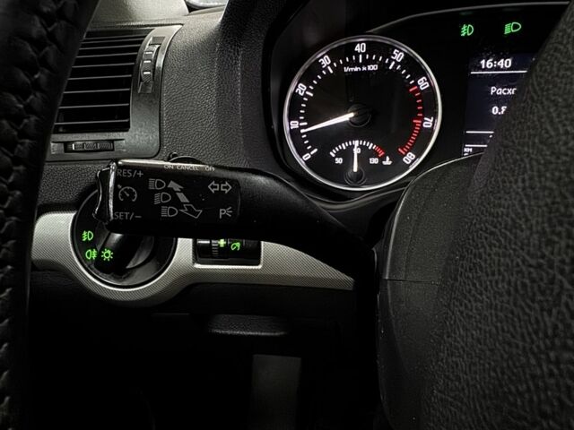 Красный Шкода Октавия, объемом двигателя 1.4 л и пробегом 230 тыс. км за 7900 $, фото 14 на Automoto.ua