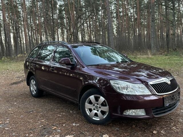 Красный Шкода Октавия, объемом двигателя 1.9 л и пробегом 312 тыс. км за 2899 $, фото 2 на Automoto.ua