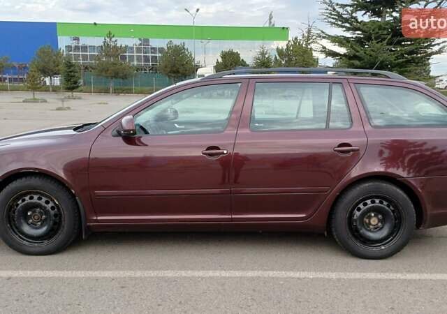 Червоний Шкода Октавія, об'ємом двигуна 1.6 л та пробігом 270 тис. км за 8000 $, фото 2 на Automoto.ua