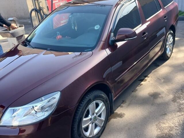 Красный Шкода Октавия, объемом двигателя 0 л и пробегом 200 тыс. км за 8250 $, фото 2 на Automoto.ua