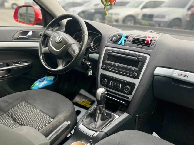 Красный Шкода Октавия, объемом двигателя 1.8 л и пробегом 268 тыс. км за 7800 $, фото 18 на Automoto.ua