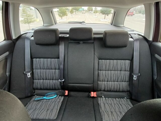 Червоний Шкода Октавія, об'ємом двигуна 1.6 л та пробігом 270 тис. км за 8000 $, фото 16 на Automoto.ua