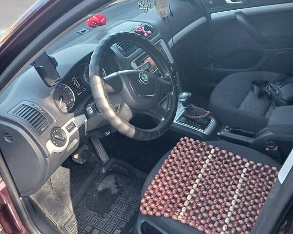 Красный Шкода Октавия, объемом двигателя 1.8 л и пробегом 200 тыс. км за 8600 $, фото 7 на Automoto.ua