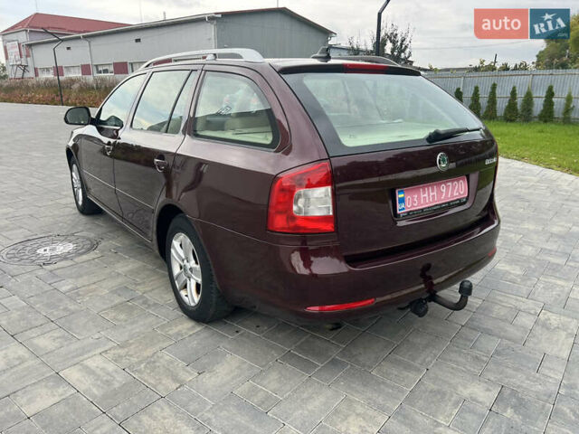 Червоний Шкода Октавія, об'ємом двигуна 1.2 л та пробігом 265 тис. км за 7900 $, фото 4 на Automoto.ua