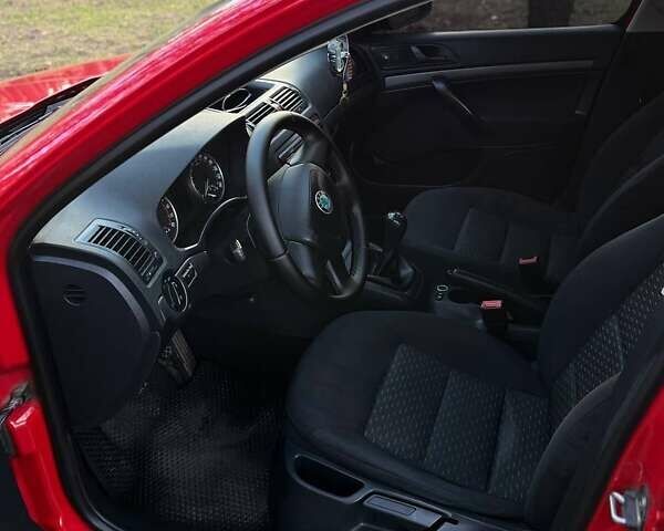 Красный Шкода Октавия, объемом двигателя 1.9 л и пробегом 267 тыс. км за 8299 $, фото 3 на Automoto.ua