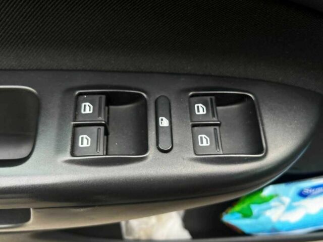 Красный Шкода Октавия, объемом двигателя 1.8 л и пробегом 268 тыс. км за 7800 $, фото 9 на Automoto.ua