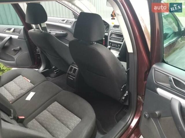 Красный Шкода Октавия, объемом двигателя 1.8 л и пробегом 210 тыс. км за 6950 $, фото 9 на Automoto.ua