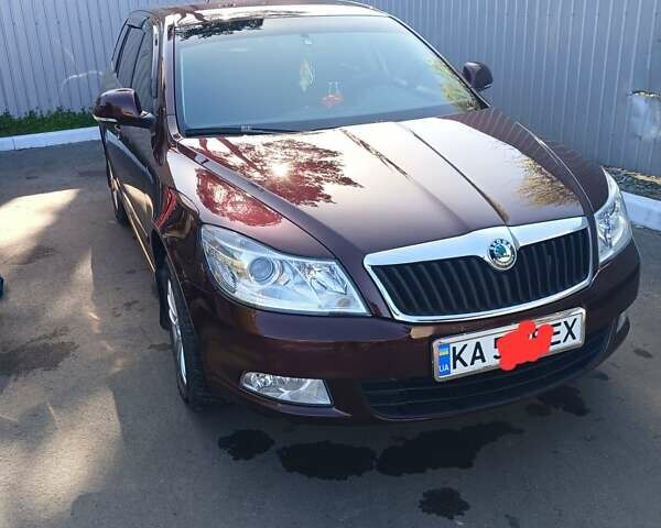 Красный Шкода Октавия, объемом двигателя 1.8 л и пробегом 200 тыс. км за 8600 $, фото 3 на Automoto.ua