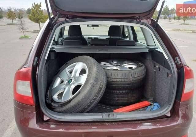 Червоний Шкода Октавія, об'ємом двигуна 1.6 л та пробігом 270 тис. км за 8000 $, фото 25 на Automoto.ua