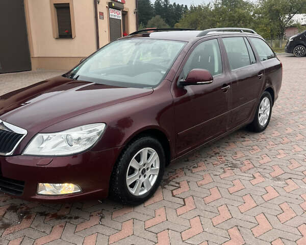 Красный Шкода Октавия, объемом двигателя 1.8 л и пробегом 181 тыс. км за 6150 $, фото 2 на Automoto.ua