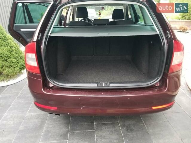 Красный Шкода Октавия, объемом двигателя 1.8 л и пробегом 210 тыс. км за 6950 $, фото 12 на Automoto.ua