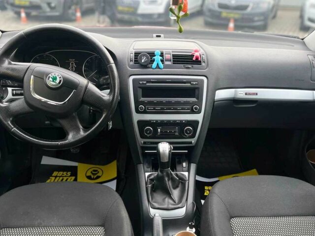 Красный Шкода Октавия, объемом двигателя 1.8 л и пробегом 268 тыс. км за 7800 $, фото 17 на Automoto.ua