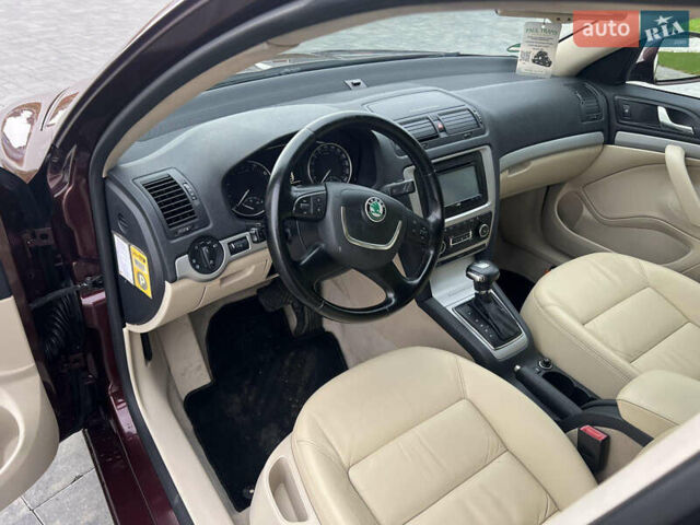 Червоний Шкода Октавія, об'ємом двигуна 1.2 л та пробігом 265 тис. км за 7900 $, фото 12 на Automoto.ua