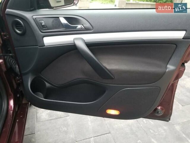 Красный Шкода Октавия, объемом двигателя 1.8 л и пробегом 210 тыс. км за 6950 $, фото 4 на Automoto.ua