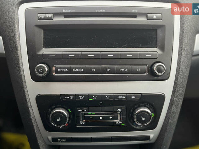 Червоний Шкода Октавія, об'ємом двигуна 1.8 л та пробігом 268 тис. км за 7800 $, фото 19 на Automoto.ua