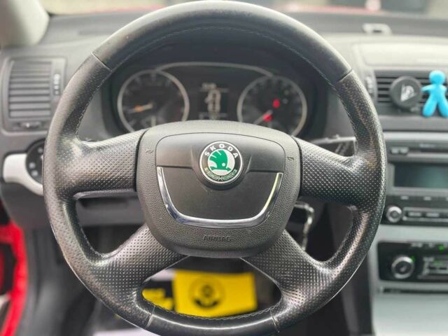 Красный Шкода Октавия, объемом двигателя 1.8 л и пробегом 268 тыс. км за 7800 $, фото 11 на Automoto.ua