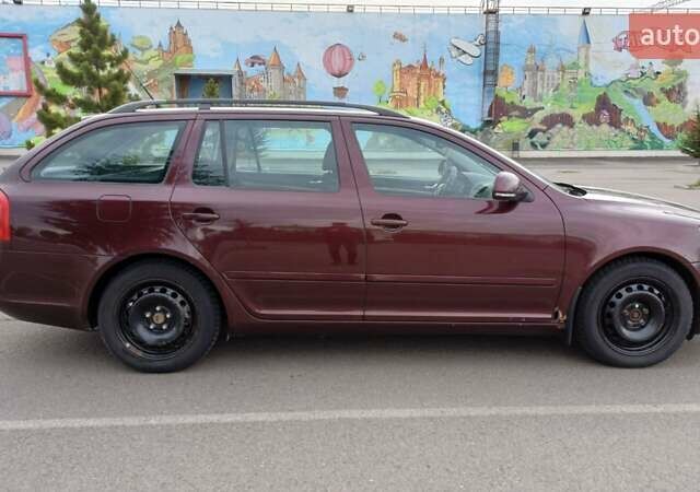 Червоний Шкода Октавія, об'ємом двигуна 1.6 л та пробігом 270 тис. км за 8000 $, фото 3 на Automoto.ua