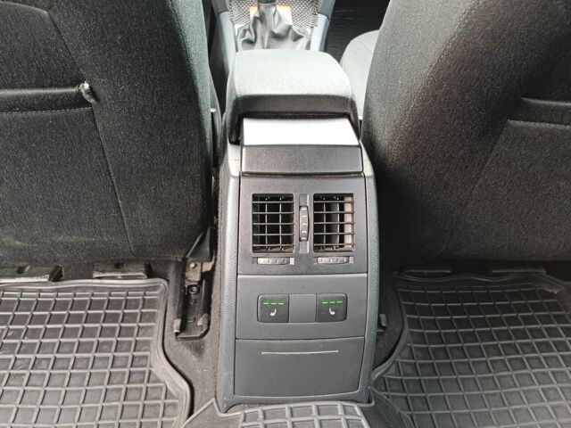 Червоний Шкода Октавія, об'ємом двигуна 1.6 л та пробігом 270 тис. км за 8000 $, фото 13 на Automoto.ua